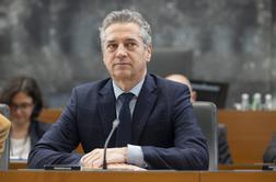 Golob: Lokaciji za azilna domova je predlagala policija