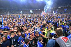 Hamburger SV po sedmih letih v bundesligi, po slavju še neredi