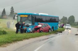 Huda prometna nesreča na Gorenjskem: umrl voznik osebnega avtomobila #foto