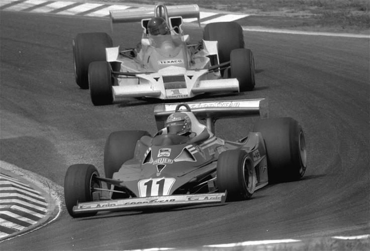 Melania je z očetom, navdušencem nad avtomobili, odhajala na dirke formule ena. Na tej simbolični fotografiji je dirka formule ena leta 1977 v Hockenheimu v Nemčiji. | Foto: Guliverimage