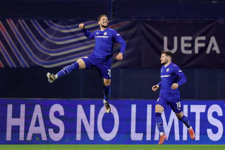Zagrebški Dinamo je v tej sezoni navduševal v ligi prvakov in za las ostal brez uvrstitve med najboljših 24, v domačem prvenstvu pa že dolgo ni bil tako neprepričljiv. Vseeno ostaja v igri za naslov, a potrebuje pomoč Slavena. | Foto: Reuters