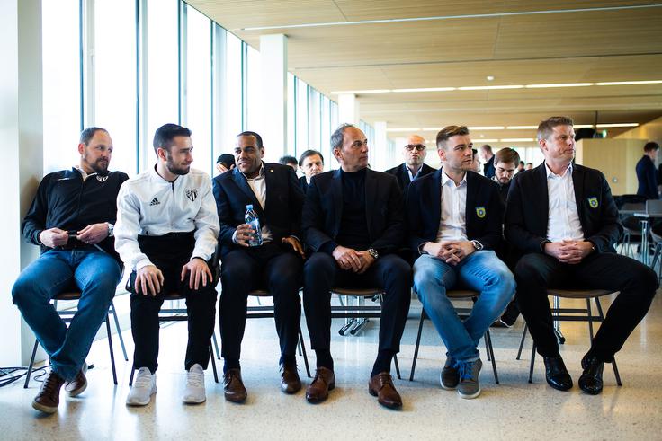 Andrej Razdrh (desno) je na Brdu pri Kranju sedel v prvi vrsti (skrajno desno). | Foto: Grega Valančič/Sportida