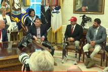 Trump z vojnimi veterani
